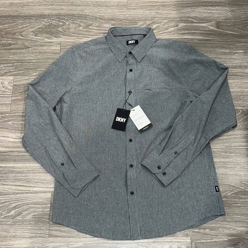DKNY stretch button down shirt. Size XL. NWT